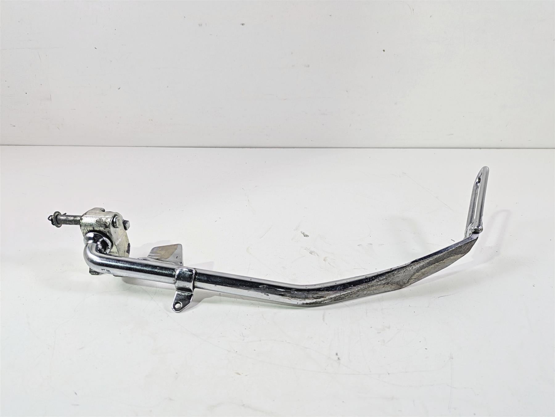 2009 Harley FXDC Dyna Super Glide Side Kickstand Kick Stand 49704-90H {{ shop.shopifyCountryName }} - Mototech271