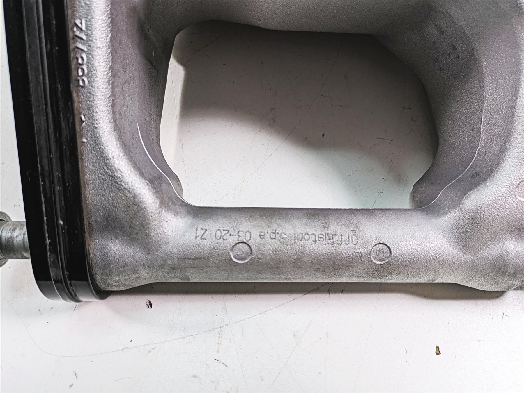 2020 Aprilia Tuono V4 Factory Rear Swingarm & Axle 2B0012893 {{ shop.shopifyCountryName }} - Mototech271
