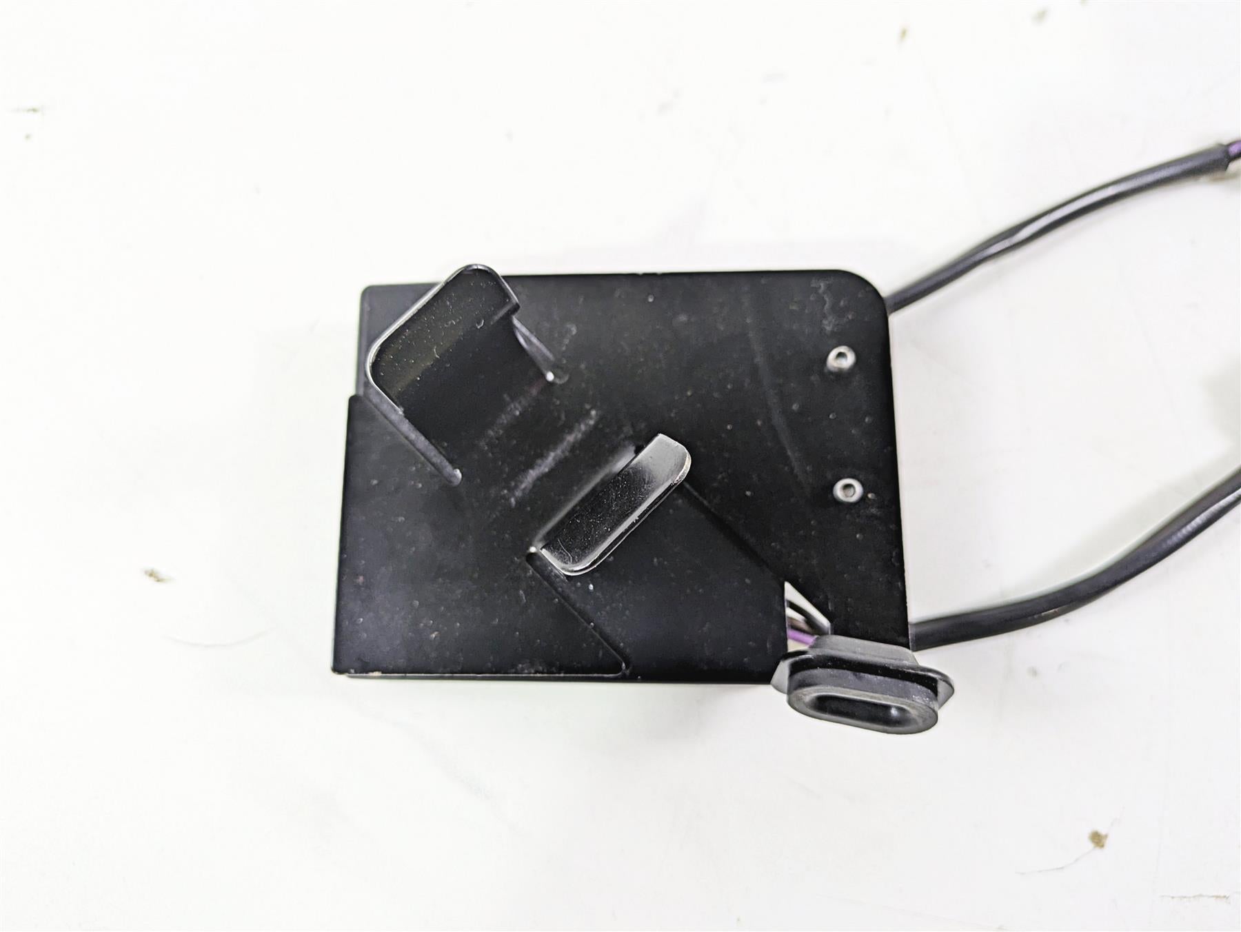 2010 Harley VRSCF Muscle Rod Blinker Turn Signal Module 69457-09 {{ shop.shopifyCountryName }} - Mototech271