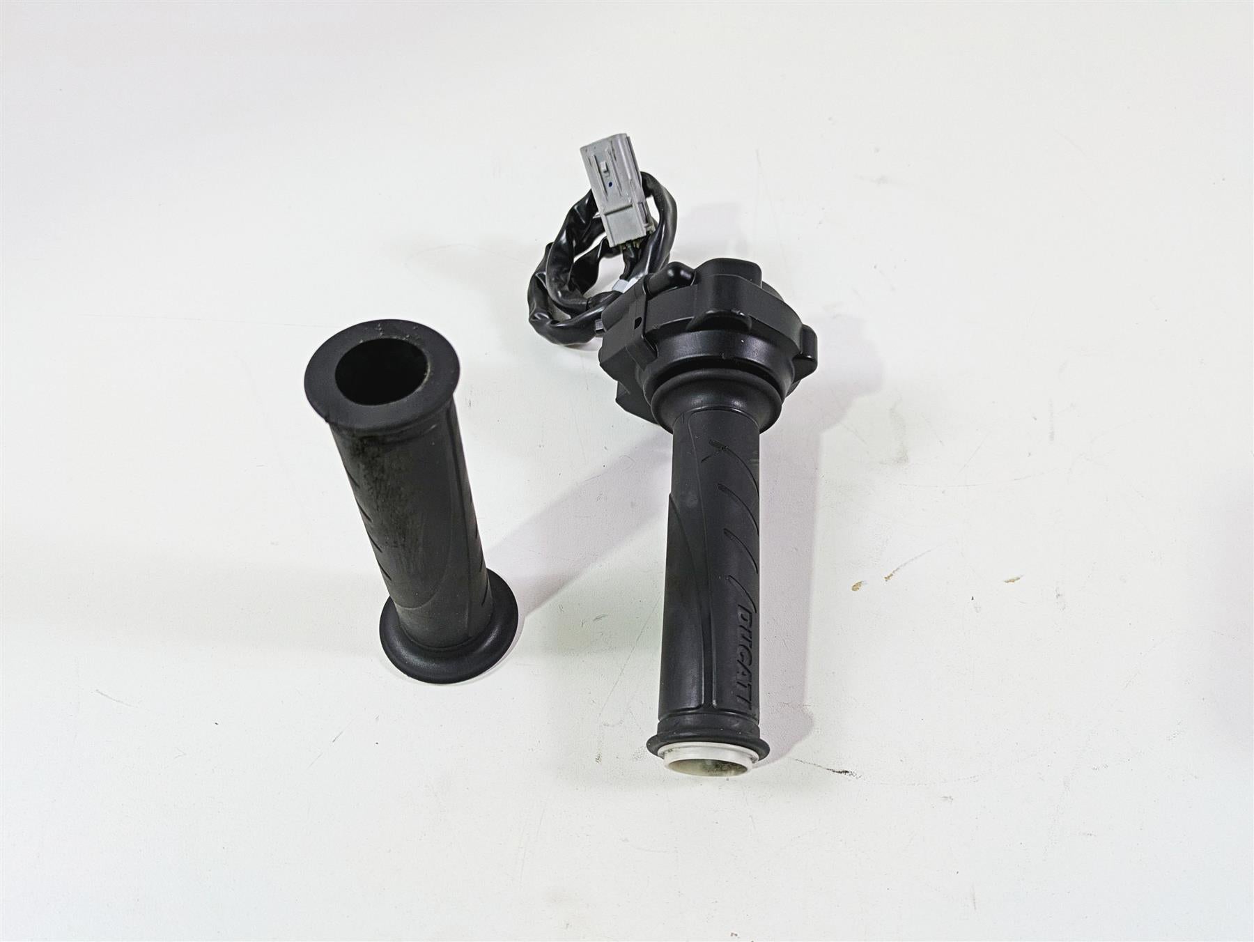 2019 Ducati Supersport 939 S Ride Fly By Wire Throttle Sensor 66020093B {{ shop.shopifyCountryName }} - Mototech271
