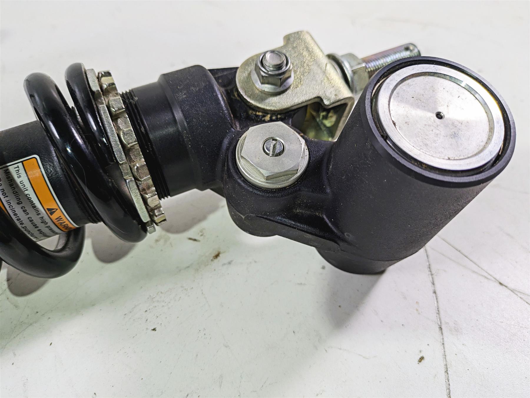 2024 Kawasaki ZX6R ZX636 Ninja Straight Rear Suspension Shock 45014-0393-52E {{ shop.shopifyCountryName }} - Mototech271
