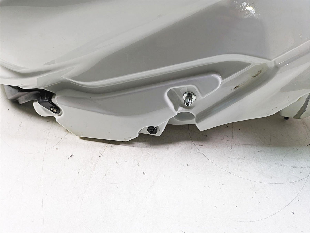 2013 MV Agusta F3 675 ERA Fuel Gas Petrol Tank Reservoir 8000B5984 8000B5480 {{ shop.shopifyCountryName }} - Mototech271