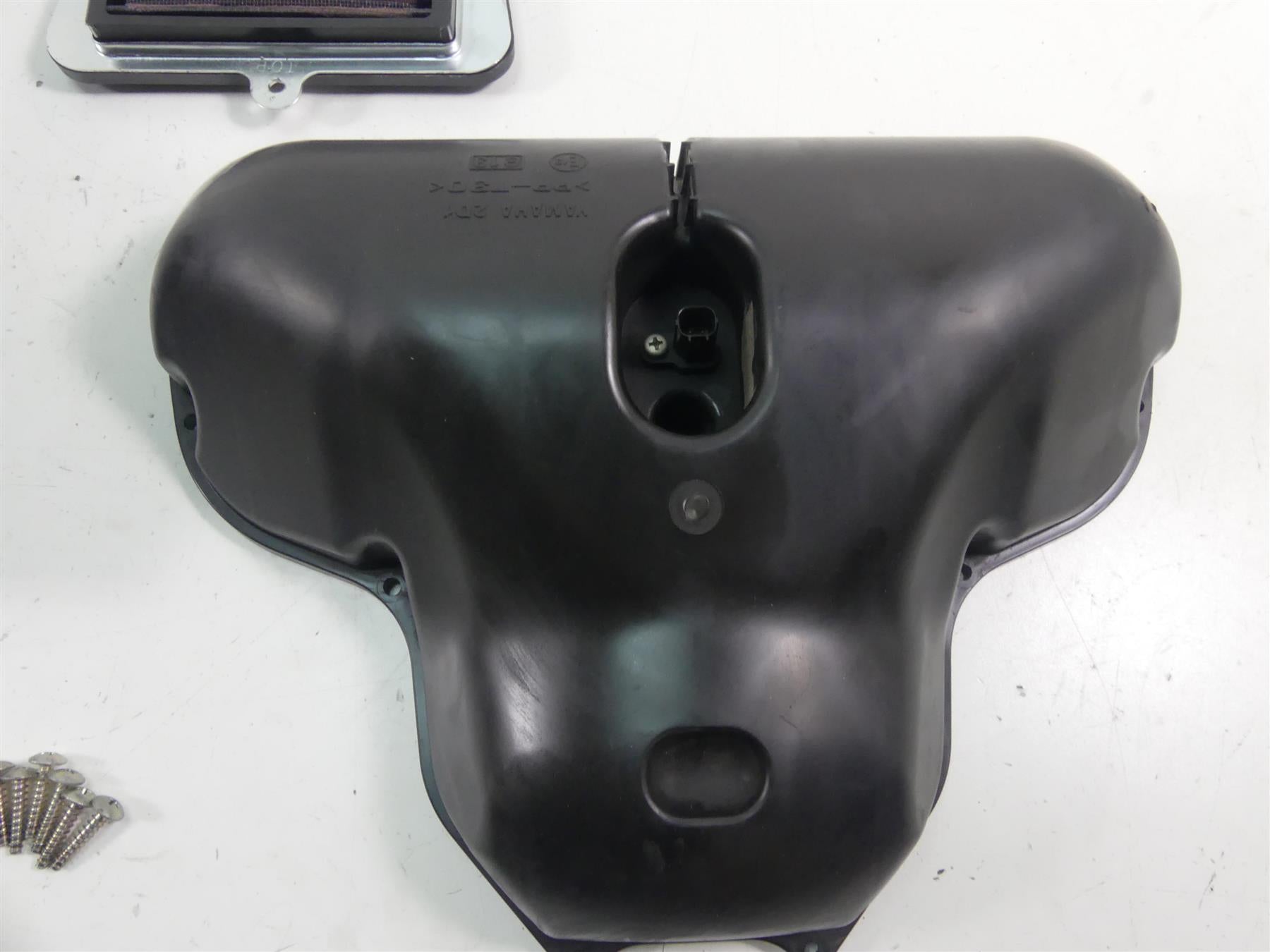 2008 Yamaha FZ1 Fazer Air Cleaner Breather Filter Box Velocity Stacks 2D1-14409 {{ shop.shopifyCountryName }} - Mototech271