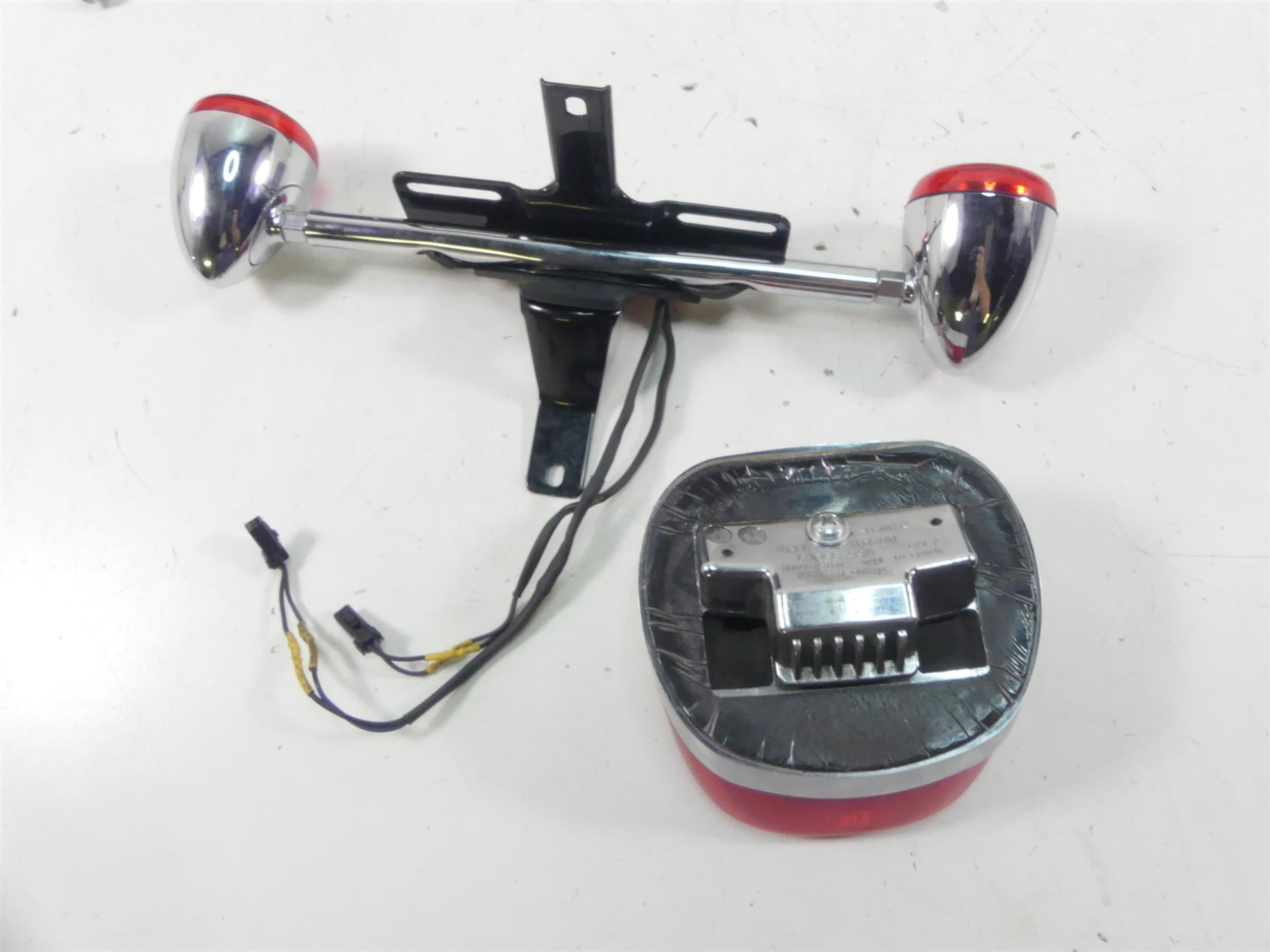 2014 Harley FXDL Dyna Low Rider Oem Leather Saddle Bag & Blinker Set 90369-06 {{ shop.shopifyCountryName }} - Mototech271