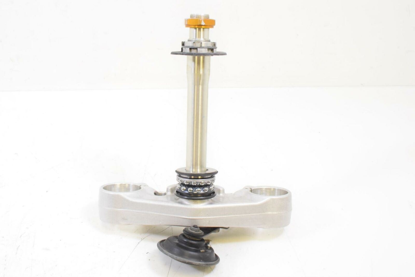 2009 Triumph Daytona 675 Lower Triple Tree Steering Yoke T2044130 {{ shop.shopifyCountryName }} - Mototech271