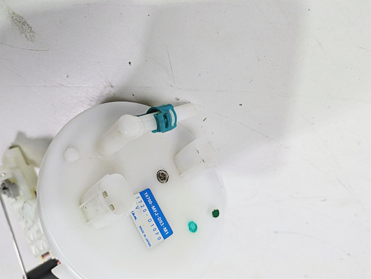 2025 Honda CBR600RR Fuel Gas Petrol Pump 16700-MFJ-D03 {{ shop.shopifyCountryName }} - Mototech271