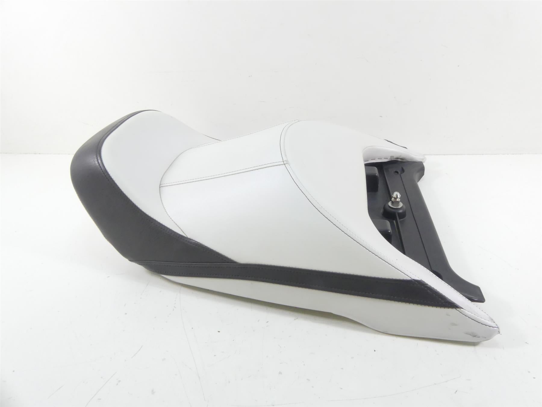 2017 Yamaha Waverunner VX Limited Rear Passenger Seat Saddle F2X-U372A-80-00