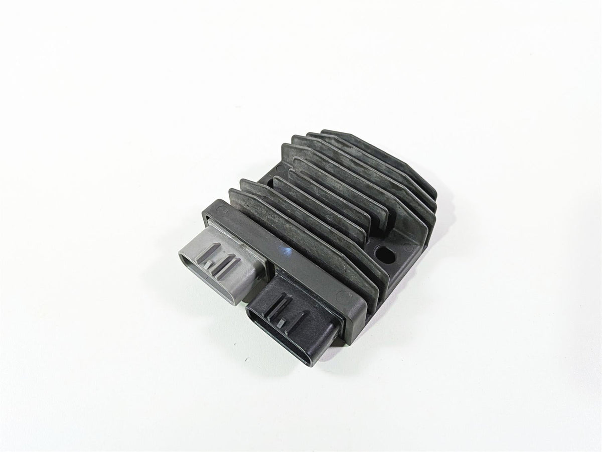 2024 Triumph Tiger 900 GT Rectifier Voltage Regulator FH027AA T1300675 {{ shop.shopifyCountryName }} - Mototech271