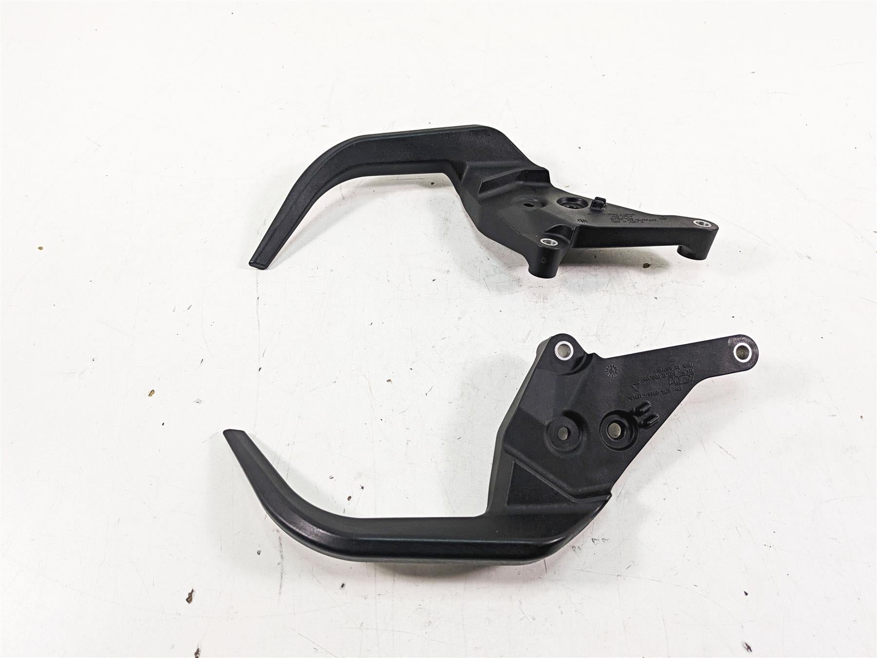 2020 KTM 1290 Super Adventure R Rear Passenger Grab Handle Set 6031200810030 {{ shop.shopifyCountryName }} - Mototech271