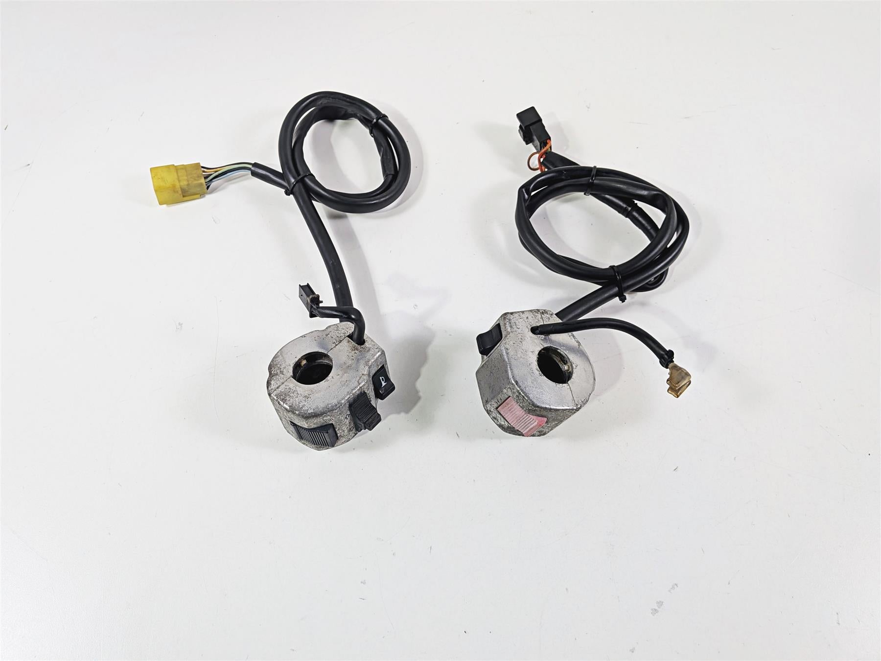 2001 Suzuki VZ800 Marauder Hand Control Switch Set 37200-48E30 37400-48E10 {{ shop.shopifyCountryName }} - Mototech271
