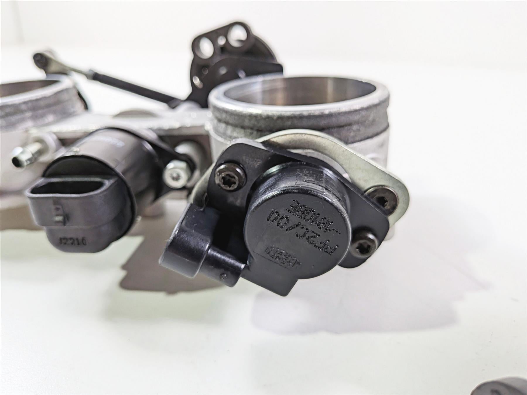 2011 Harley VRSCDX Night Rod Throttle Body Bodies 27657-01 {{ shop.shopifyCountryName }} - Mototech271