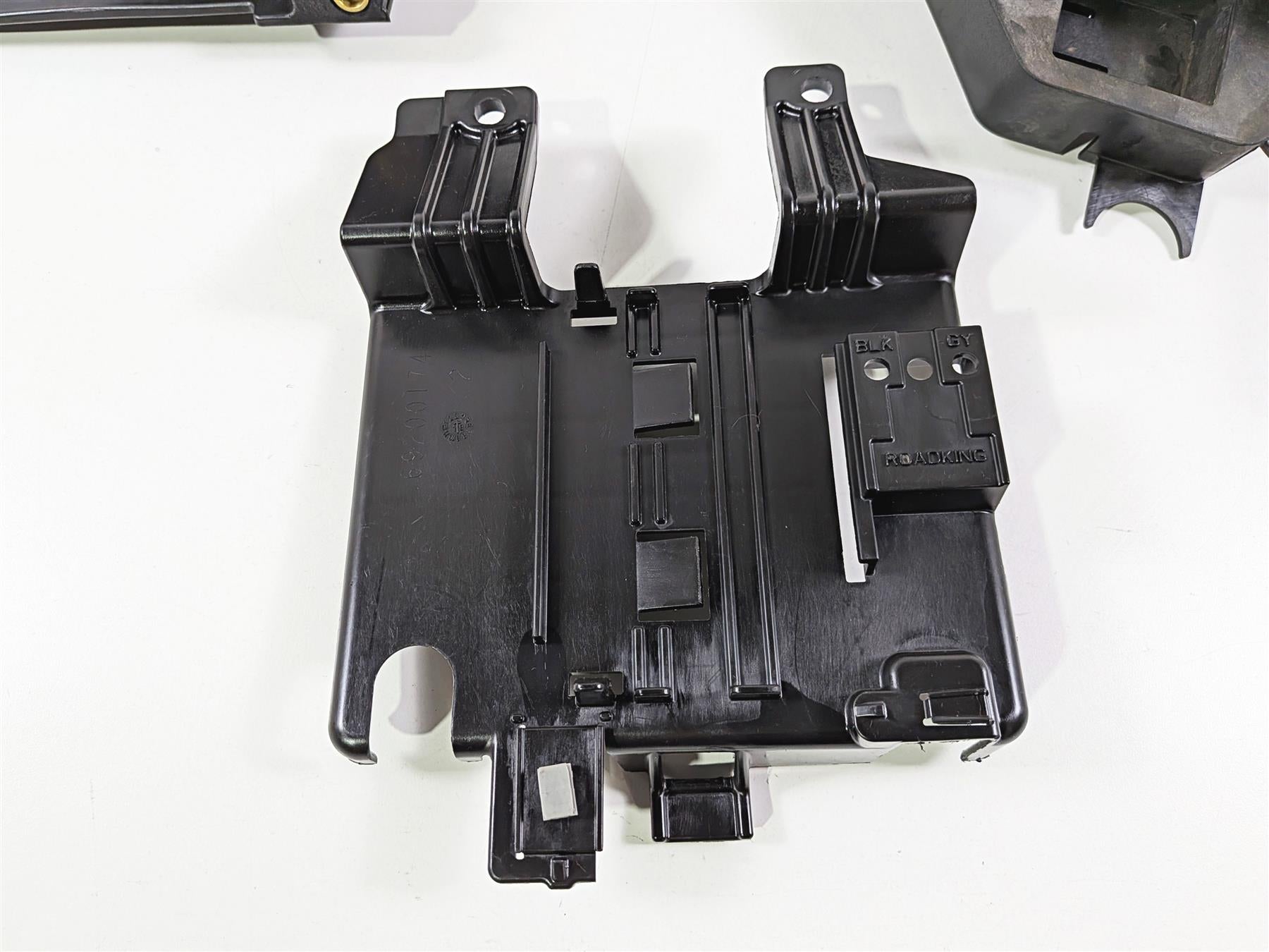2018 Harley FLHTCU Touring Electra Glide Battery Tray & Ecm Holder 66000010A-Mototech271