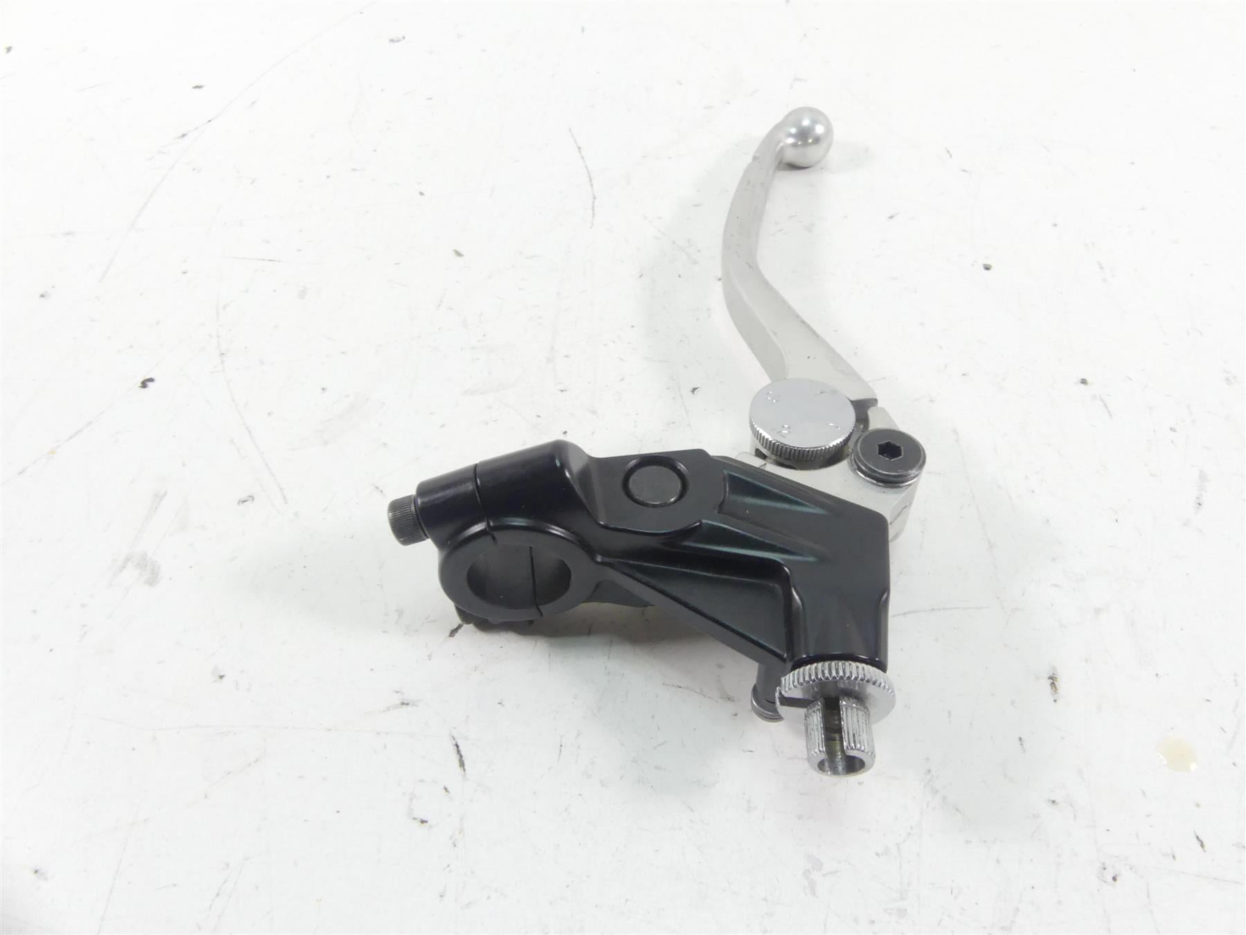 2017 Triumph Thruxton 1200 R Clutch Perch & Lever Set T2043111 {{ shop.shopifyCountryName }} - Mototech271