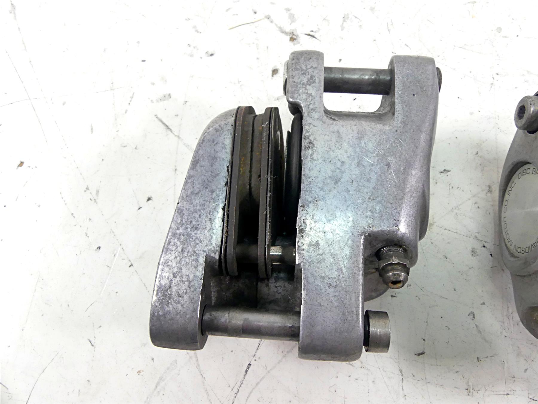 1979 Harley Sportster XLS1000 Roadster Front Brake Caliper Set 44121-77 44195-77 {{ shop.shopifyCountryName }} - Mototech271