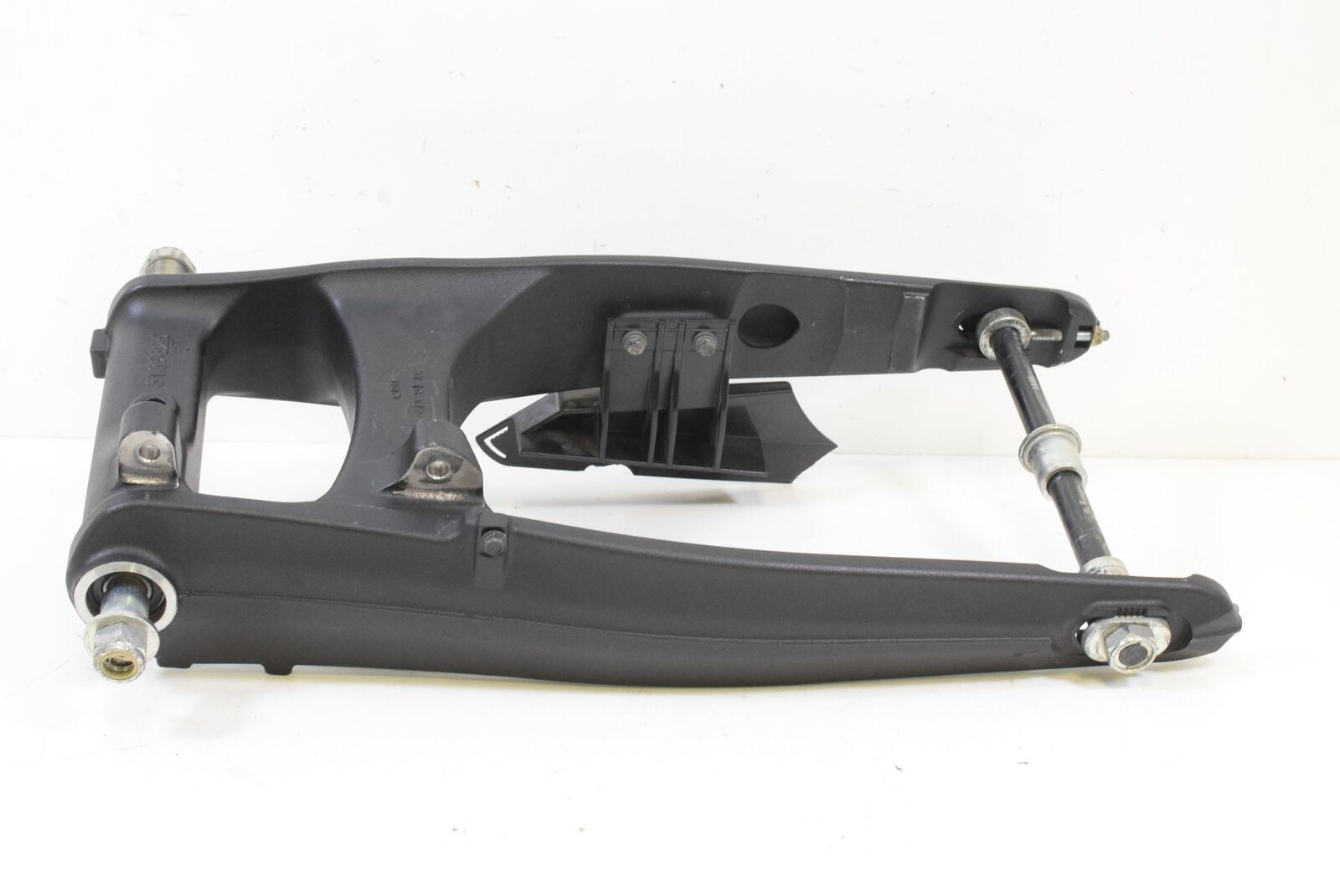 2017 Indian Chieftain Rear Swingarm Swing Arm & Axles 5139825 | Mototech271
