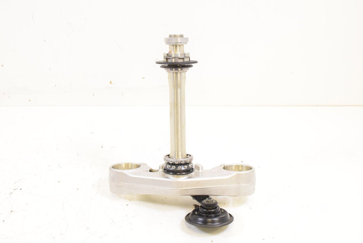 2012 Triumph Daytona 675 41mm Lower Triple Tree Steering Yoke T2044130 {{ shop.shopifyCountryName }} - Mototech271