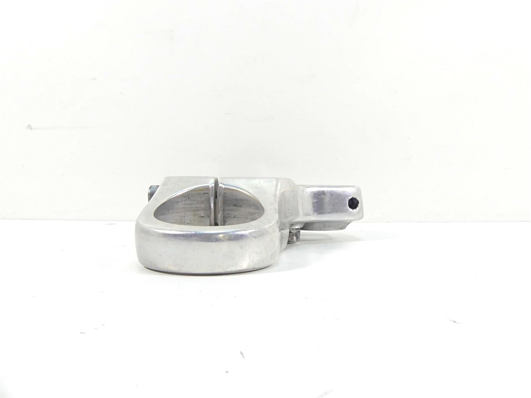 2013 Harley VRSCF Muscle Vrod Upper Triple Tree Clamp 56mm - Read 46891-09C {{ shop.shopifyCountryName }} - Mototech271