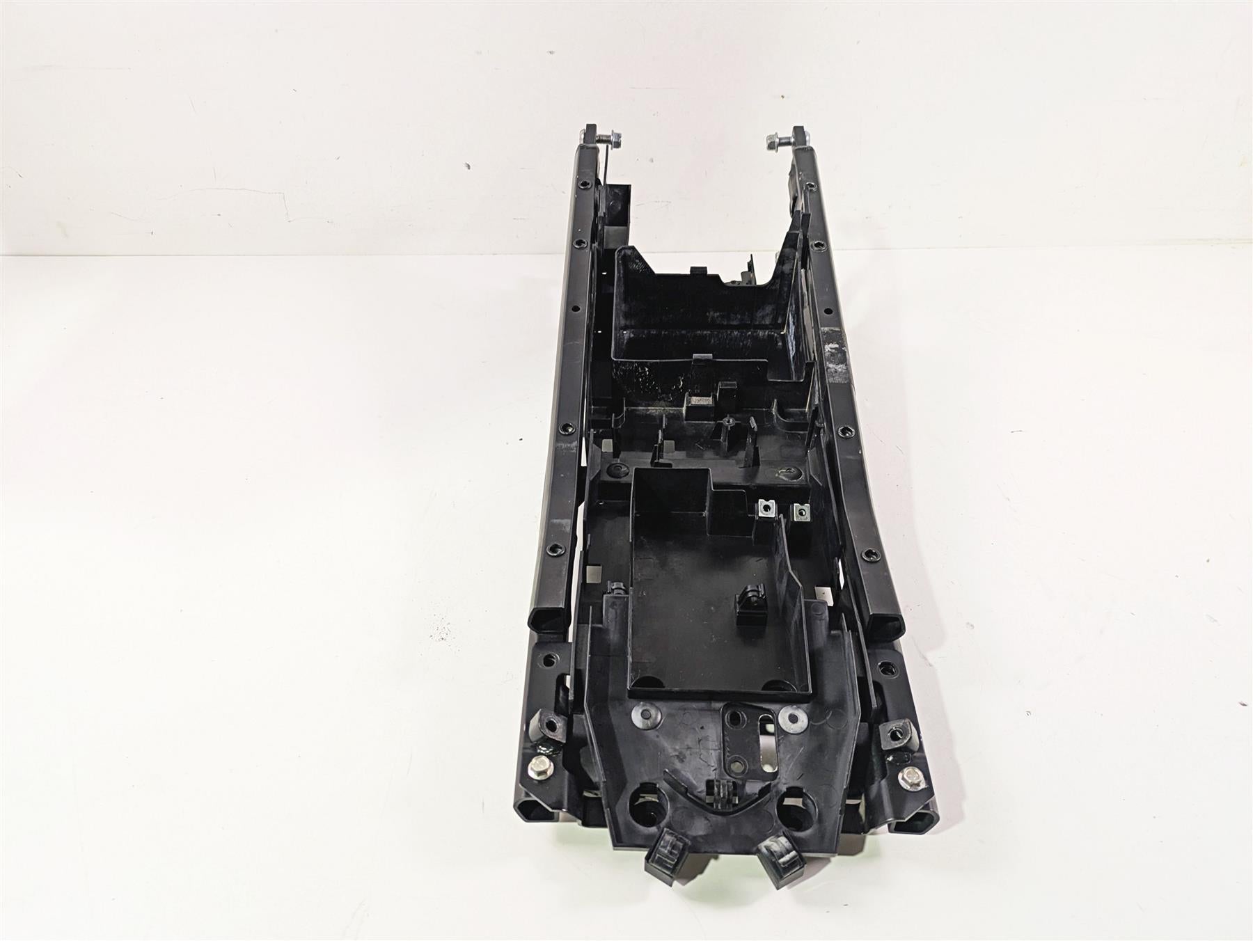 2009 Yamaha FZ1 FZS10 Fazer Straight Subframe & Inner Fender 2D1-21190-01-P0 {{ shop.shopifyCountryName }} - Mototech271