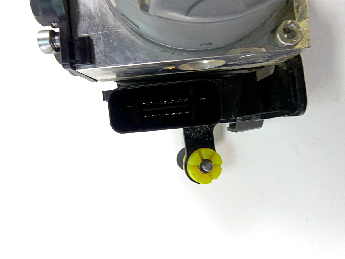 2022 Triumph Speed Triple 1200 RS Abs Brake Pump Module Unit T2025191 2022139 {{ shop.shopifyCountryName }} - Mototech271