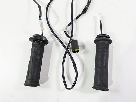 2024 Triumph Tiger 900 GT Heated Hand Grips Throttle & Sensor Set T2042078 {{ shop.shopifyCountryName }} - Mototech271