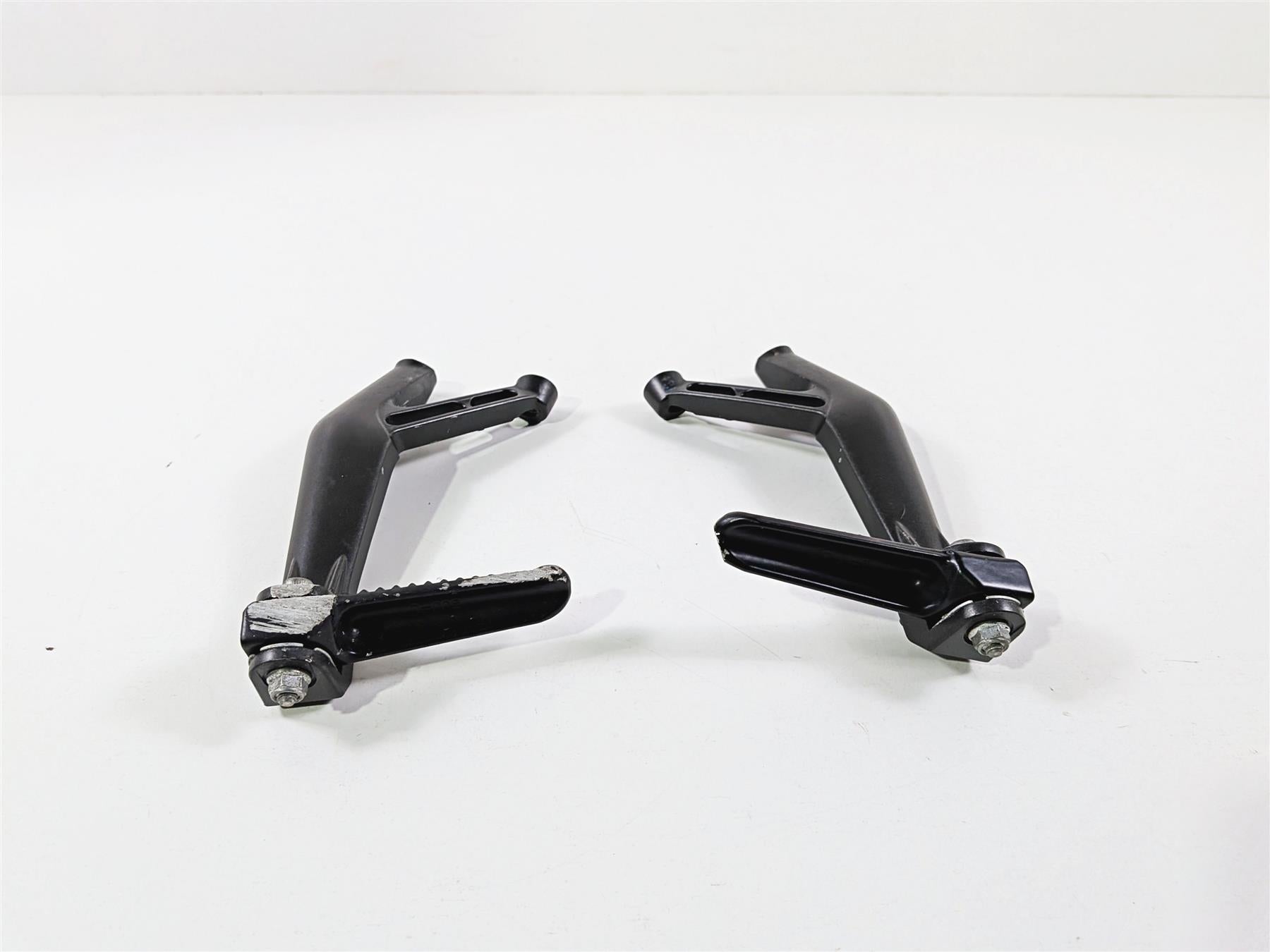2016 Yamaha YZF R1 RN32 Rear Passenger Foot Peg Set 2CR-2741L-00-00 2CR-2742L-00 {{ shop.shopifyCountryName }} - Mototech271