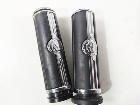 2016 Harley Touring FLHR Road King Willie G Skull Hand Grips - Read 56741-04 {{ shop.shopifyCountryName }} - Mototech271