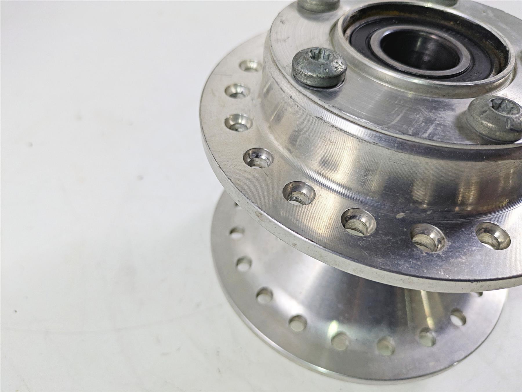 2020 Harley Softail FXST Standard Front Wheel Hub Spoke Rim 43001-06 {{ shop.shopifyCountryName }} - Mototech271