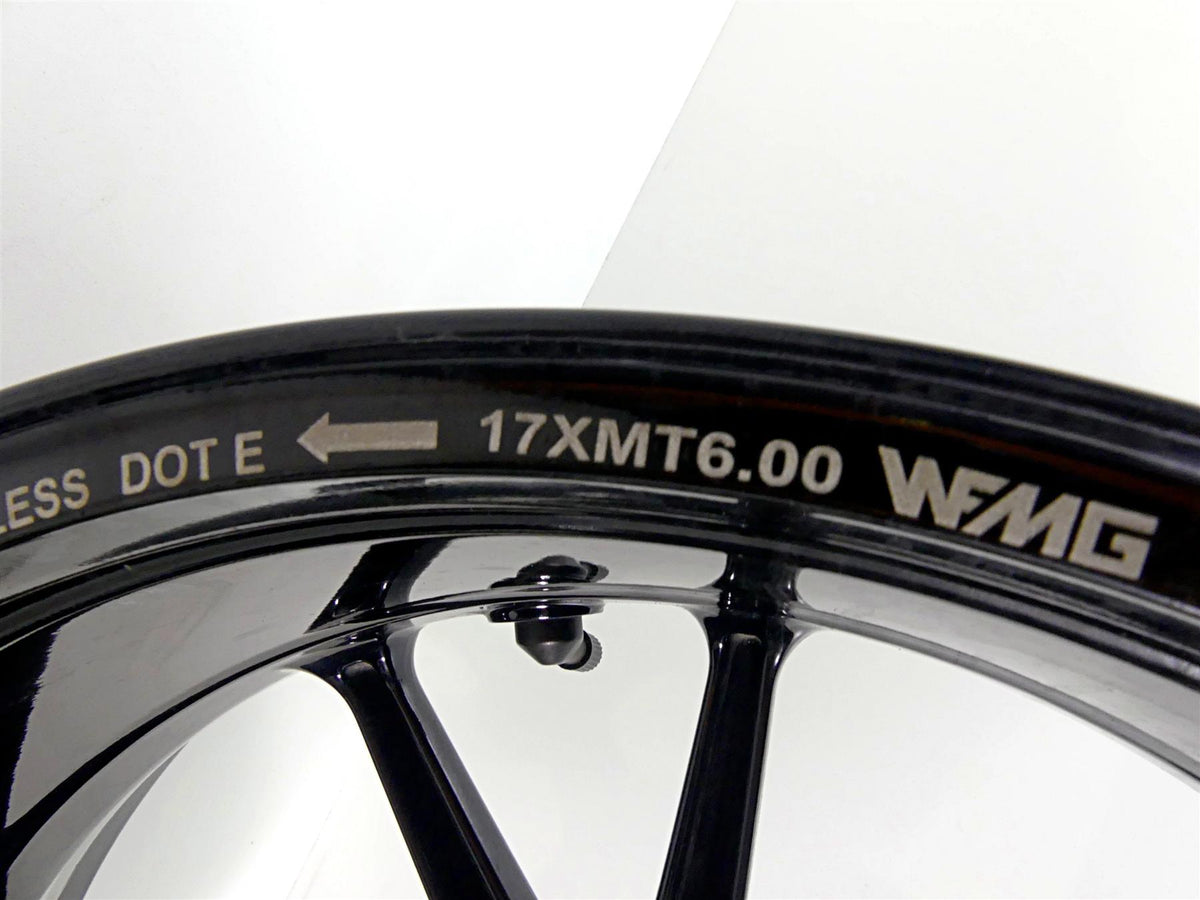 2022 Triumph Speed Triple 1200 RS Straight Rear Wheel Rim 17x 6 WFMG T2011093 {{ shop.shopifyCountryName }} - Mototech271
