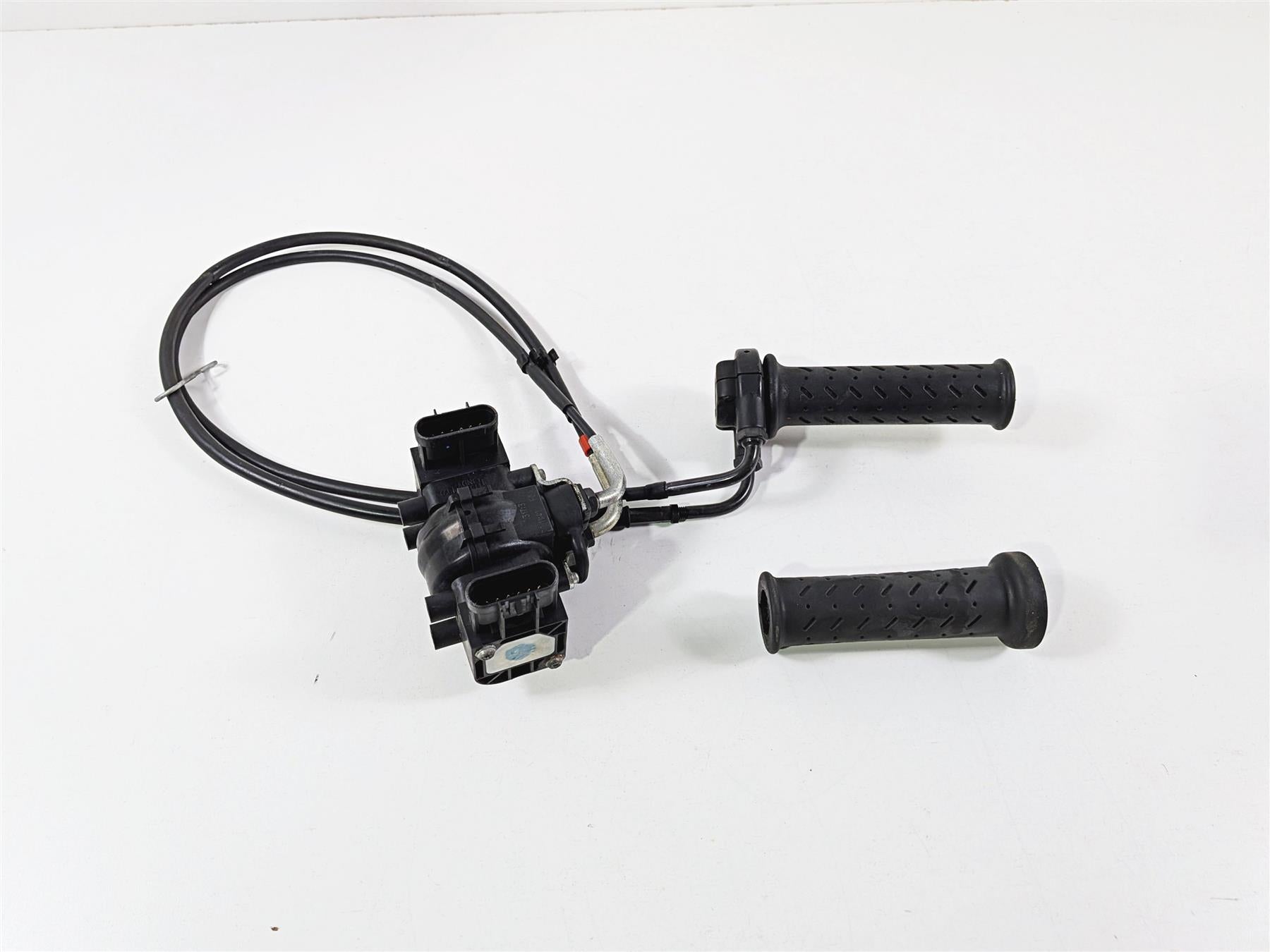 2014 Aprilia RSV4 RR Factory Throttle & Acceleration Position Sensor B044414 {{ shop.shopifyCountryName }} - Mototech271