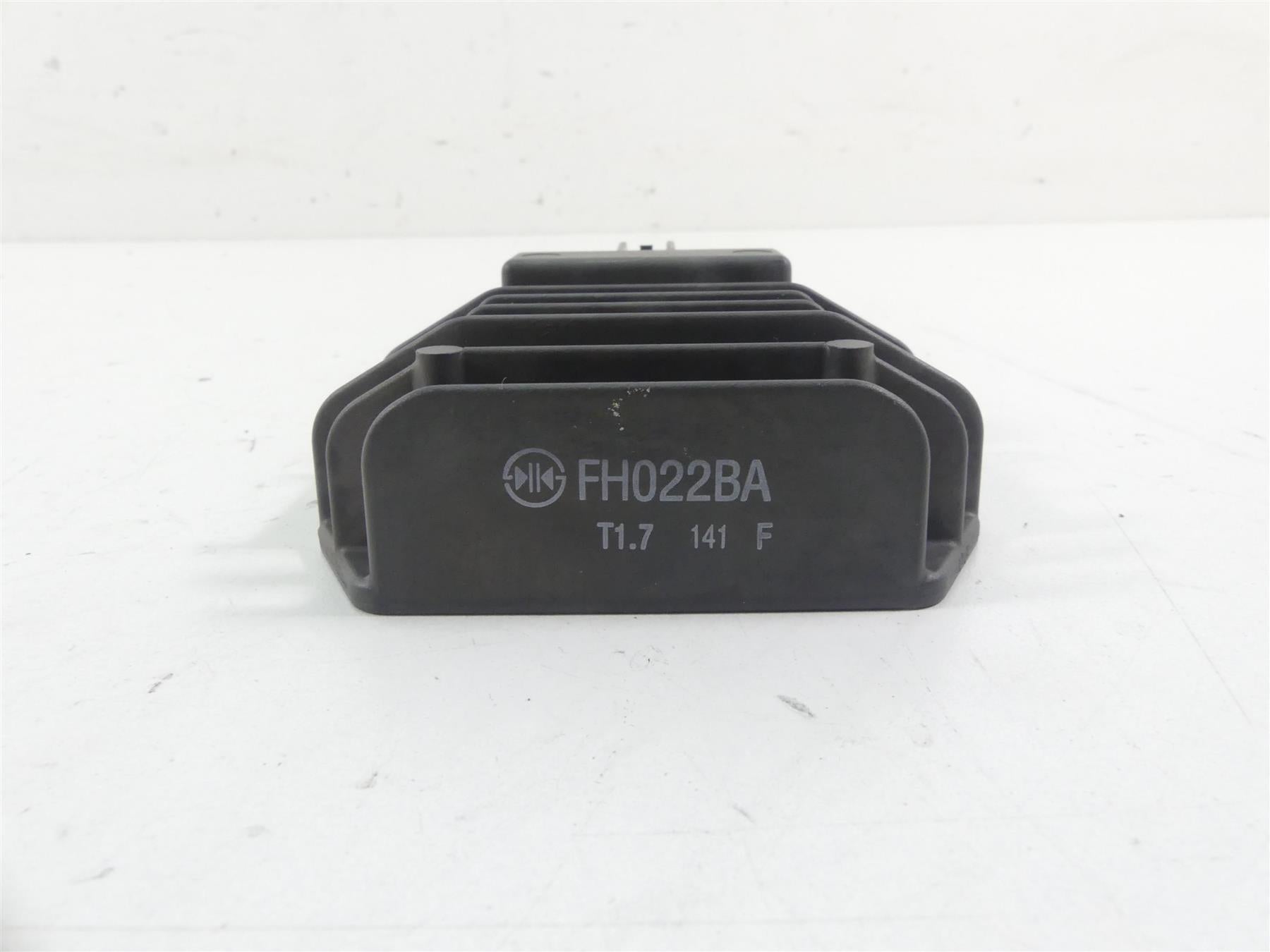 2022 Yamaha MT09 FZ09 Rectifier Voltage Regulator 2CR-81960-00-00 FH022BA {{ shop.shopifyCountryName }} - Mototech271