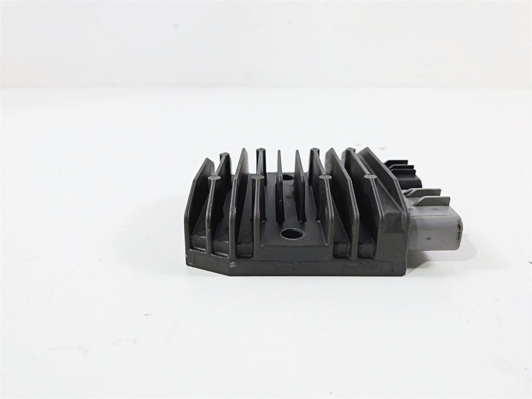2008 Yamaha XV1900 Roadliner S Rectifier Voltage Regulator 1D7-81960-01-00 {{ shop.shopifyCountryName }} - Mototech271
