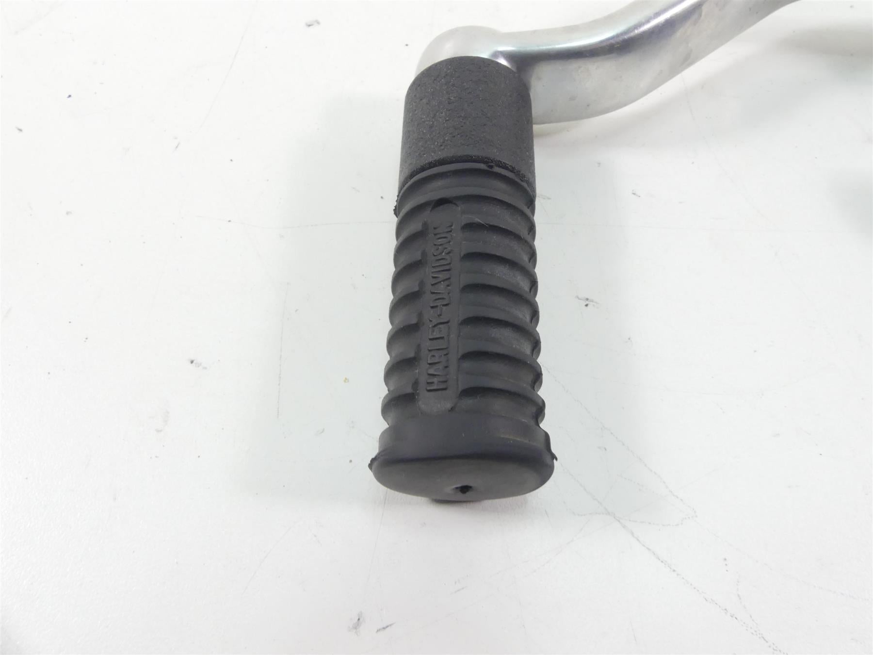 2011 Harley VRSCF Muscle Rod Left Front Footpeg & Shifter 50272-02B 33757-01A {{ shop.shopifyCountryName }} - Mototech271