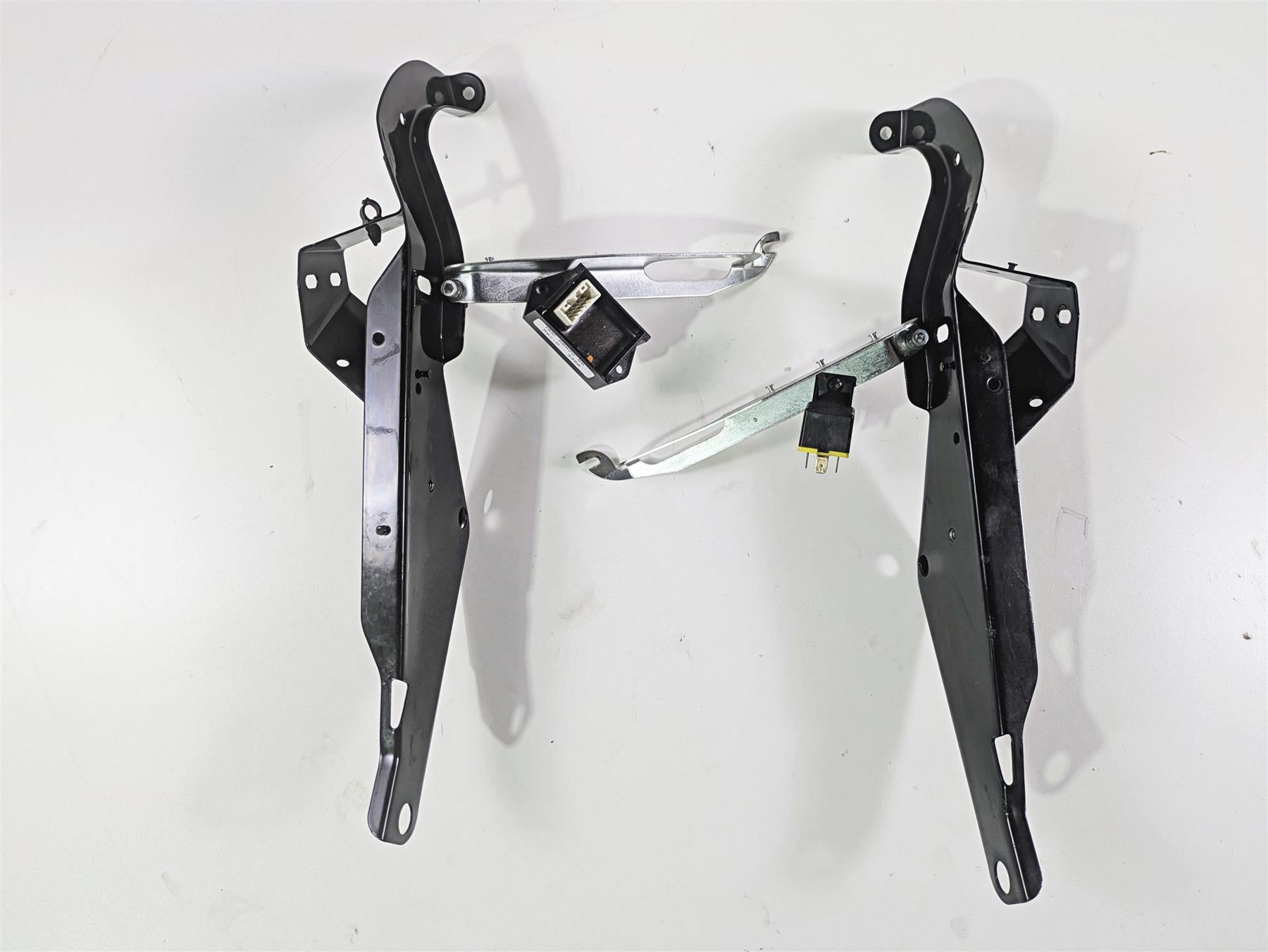 1999 Harley Touring FLHTCUI E-Glide Front Fairing Mount Set 58478-96B 58479-96B {{ shop.shopifyCountryName }} - Mototech271