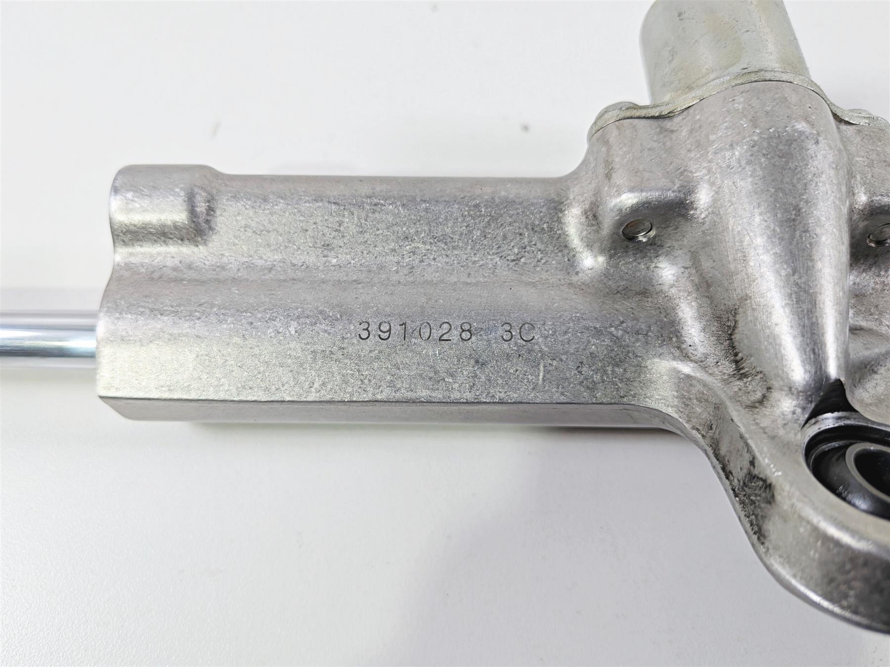 2024 Suzuki GSXR600 Steering Damper Stabilizer KYB 2K Only 51750-21H10 {{ shop.shopifyCountryName }} - Mototech271