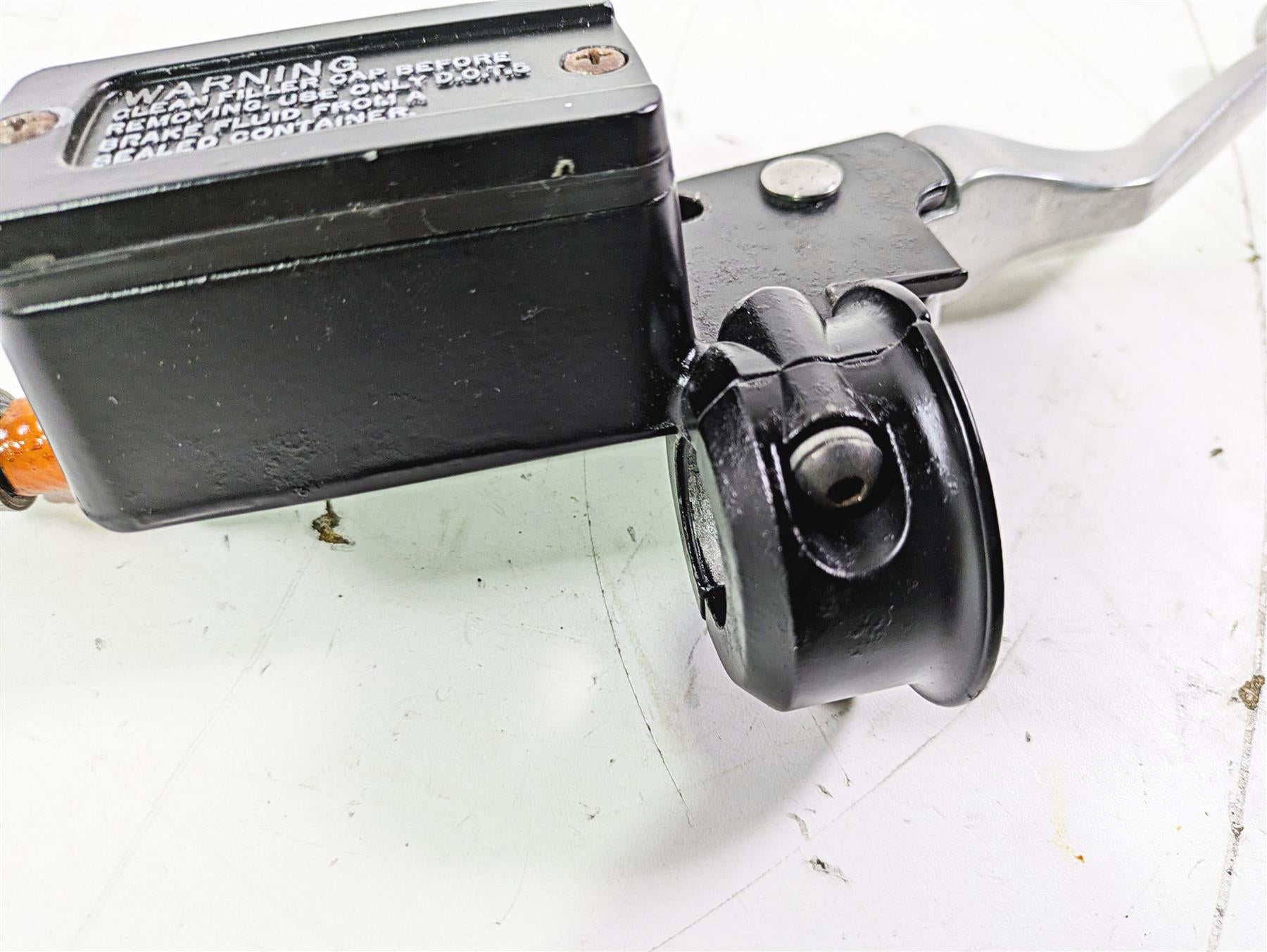 1992 Harley FLSTC Softail Heritage Front Brake Master Cylinder 5/8" 45019-85A {{ shop.shopifyCountryName }} - Mototech271