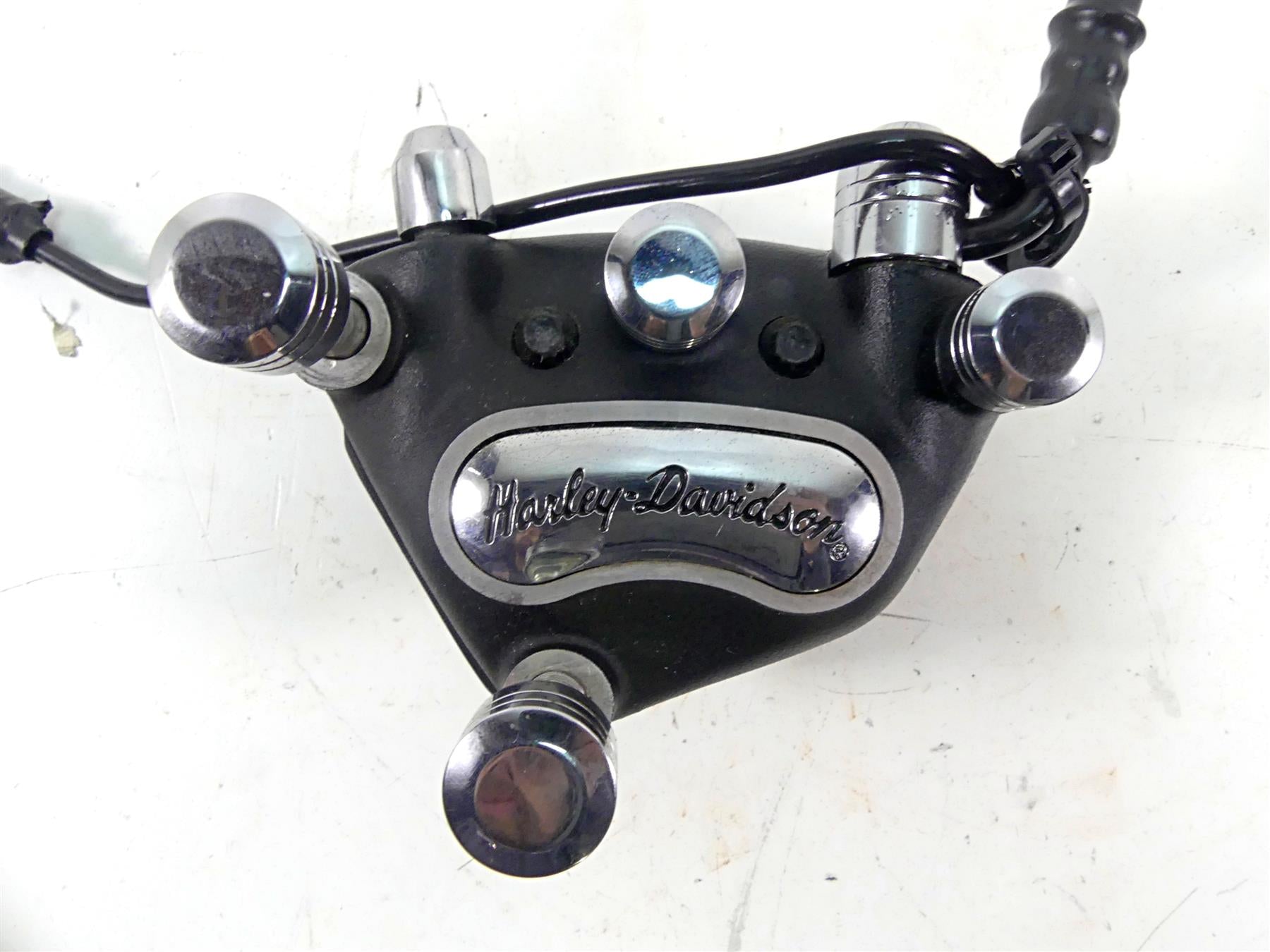 2002 Harley FLSTCI Softail Heritage Front Brake Caliper 44046-00D {{ shop.shopifyCountryName }} - Mototech271