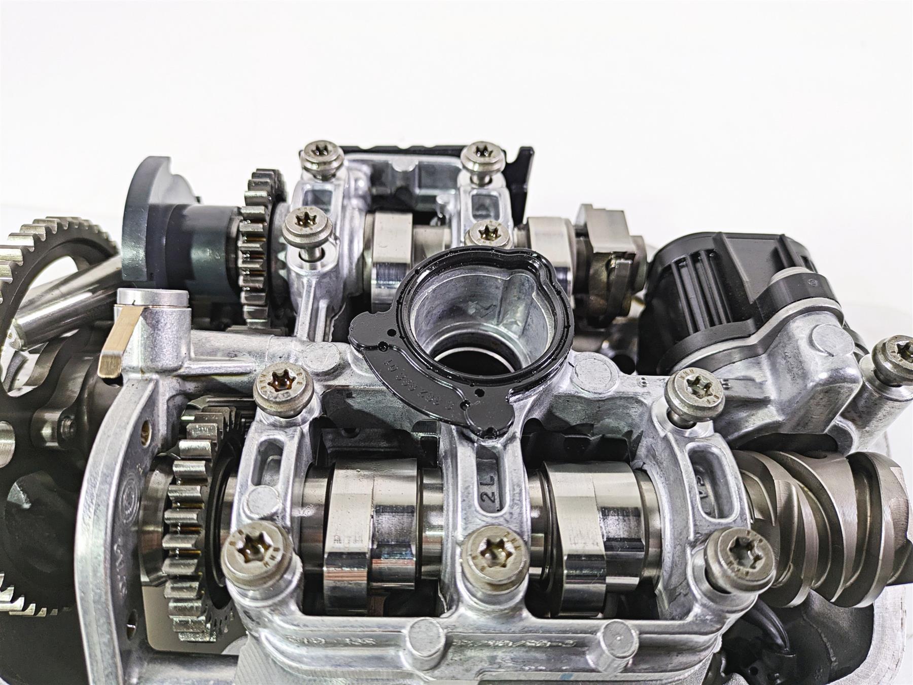 2021 BMW R1250GS K51 Adv Left Cylinderhead Head & Cam Shaft 11128504123 {{ shop.shopifyCountryName }} - Mototech271