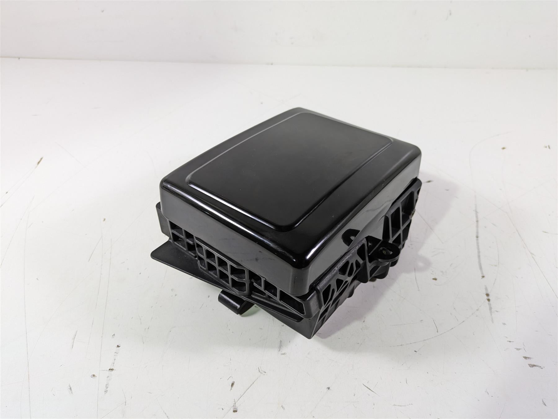 2015 Harley FXDL Dyna Low Rider Battery Tray & Black Cover 70379-06B {{ shop.shopifyCountryName }} - Mototech271