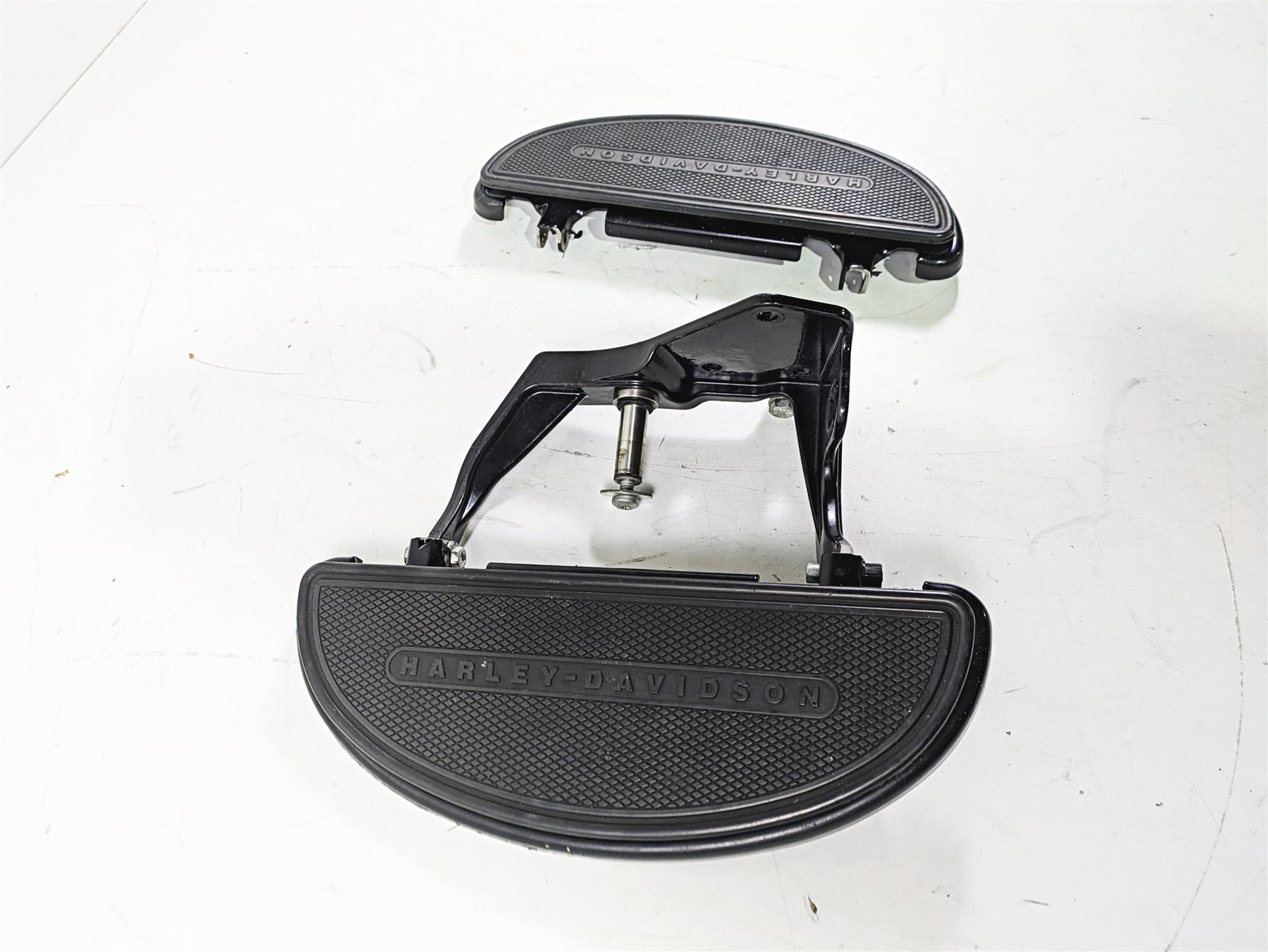 2008 Harley FLSTSB Cross Bones Left Right Floor Board & Mount Set 50600026 | Mototech271