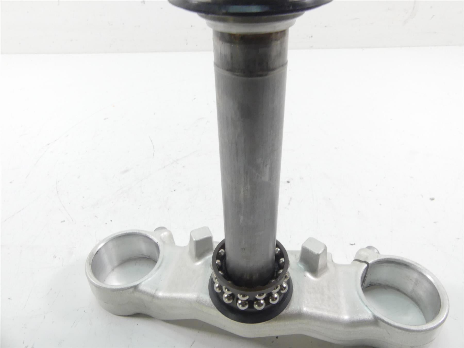 2008 Yamaha FZ1 Fazer Lower Triple Tree Steering Clamp 54mm 2D1-23340-10-00 {{ shop.shopifyCountryName }} - Mototech271