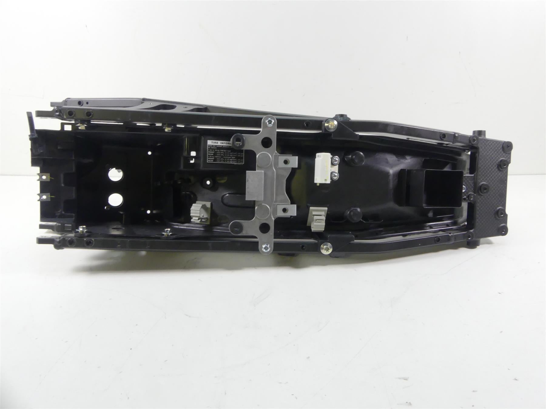 2017 Yamaha XT1200Z Super Tenere Rear Subframe & Inner Fender Set 2BS-21190-10 {{ shop.shopifyCountryName }} - Mototech271