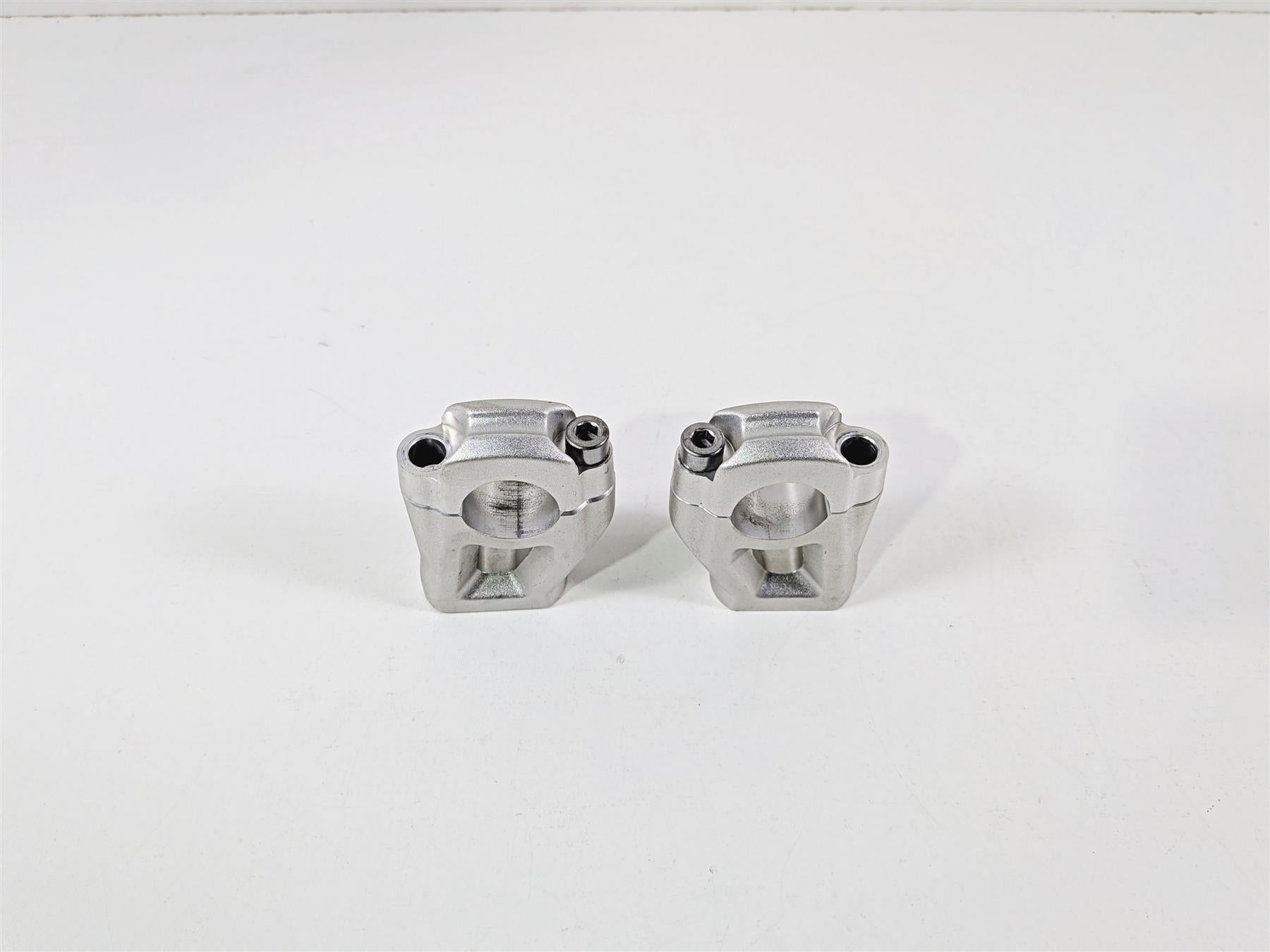 2022 Triumph Tiger 900 GT Pro Handlebar Riser Holder Clamp Set T2040813 {{ shop.shopifyCountryName }} - Mototech271