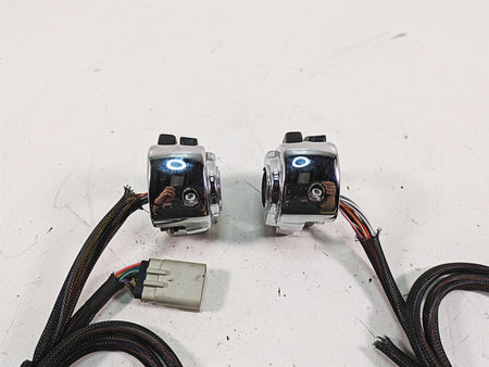 2010 Harley Touring FLHTCU Electra Glide Chrome Control Switch Set Read 71682-06 {{ shop.shopifyCountryName }} - Mototech271
