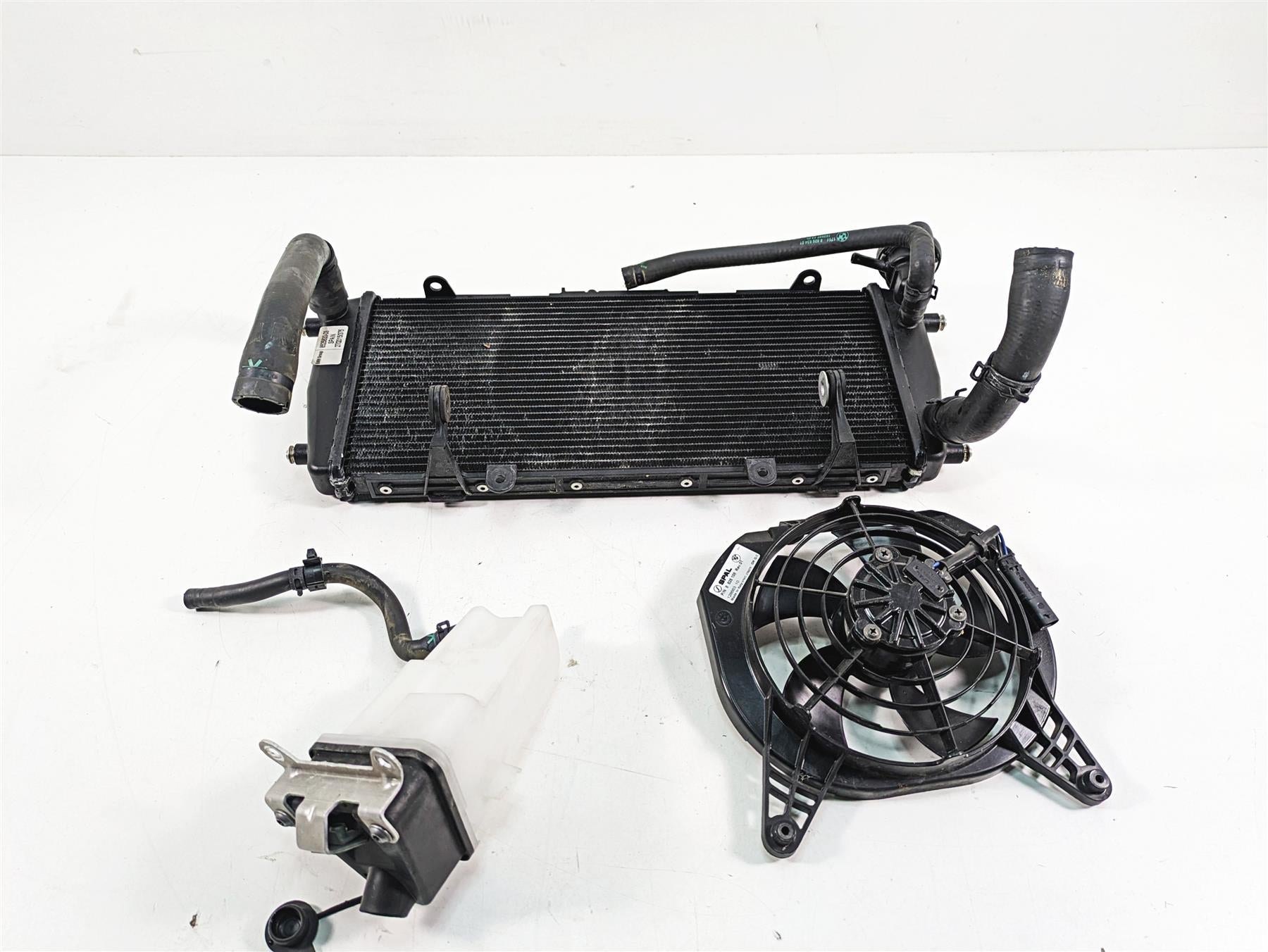 2016 BMW R1200R K53 Radiator Fan Reservoir Hoses Set - No Leaks 17118525833 {{ shop.shopifyCountryName }} - Mototech271