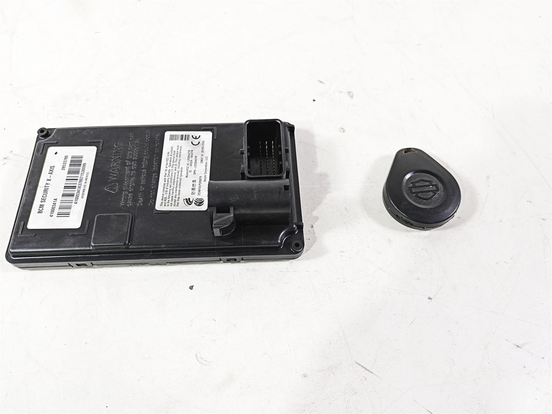 2017 Harley Touring FLTRXS Road Glide Bcm Control Module X-Axis Fob Key 41000341 {{ shop.shopifyCountryName }} - Mototech271