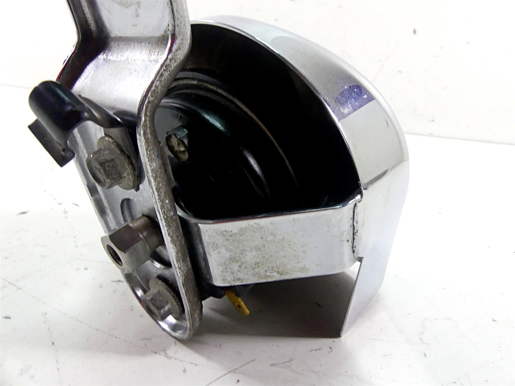 2011 Harley Touring FLTRX Road Glide Horn & Chrome Cover 61300478A {{ shop.shopifyCountryName }} - Mototech271