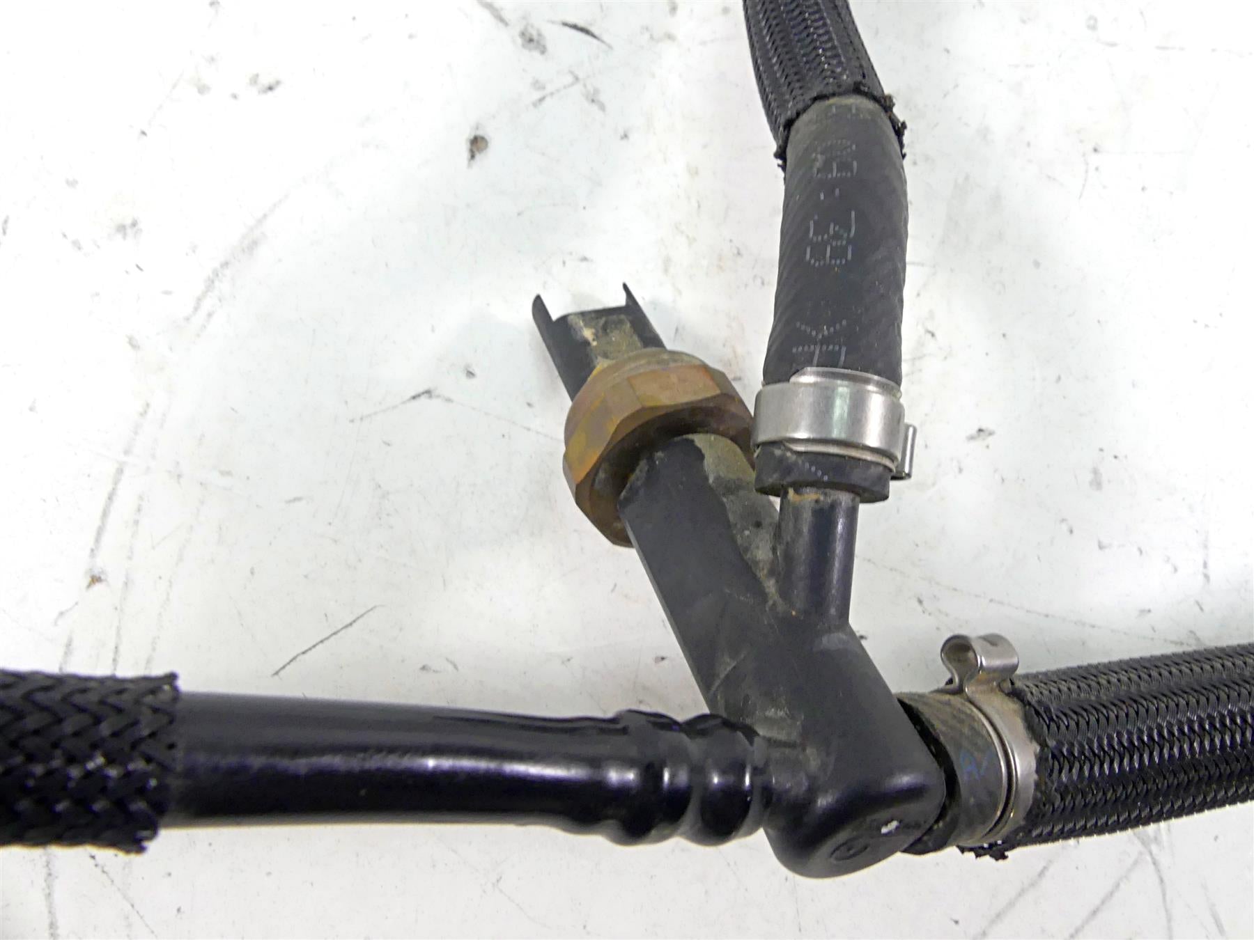 2015 BMW R1200GS GSW K50 Fuel Distributor Injector + Hoses Set 13538556862 {{ shop.shopifyCountryName }} - Mototech271