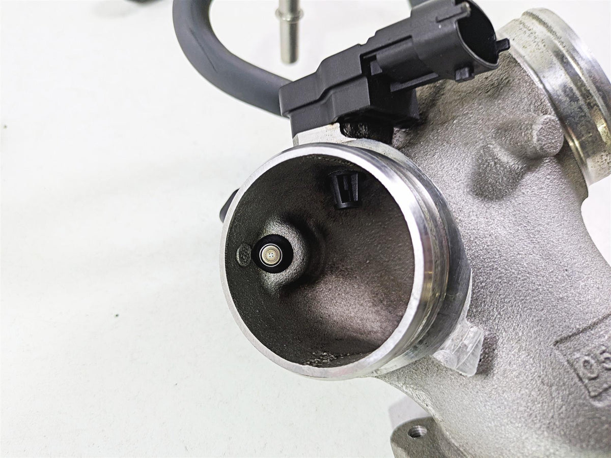 2017 Indian Chieftain Limited Throttle Body & Intake Manifold 5138214 1204685 {{ shop.shopifyCountryName }} - Mototech271