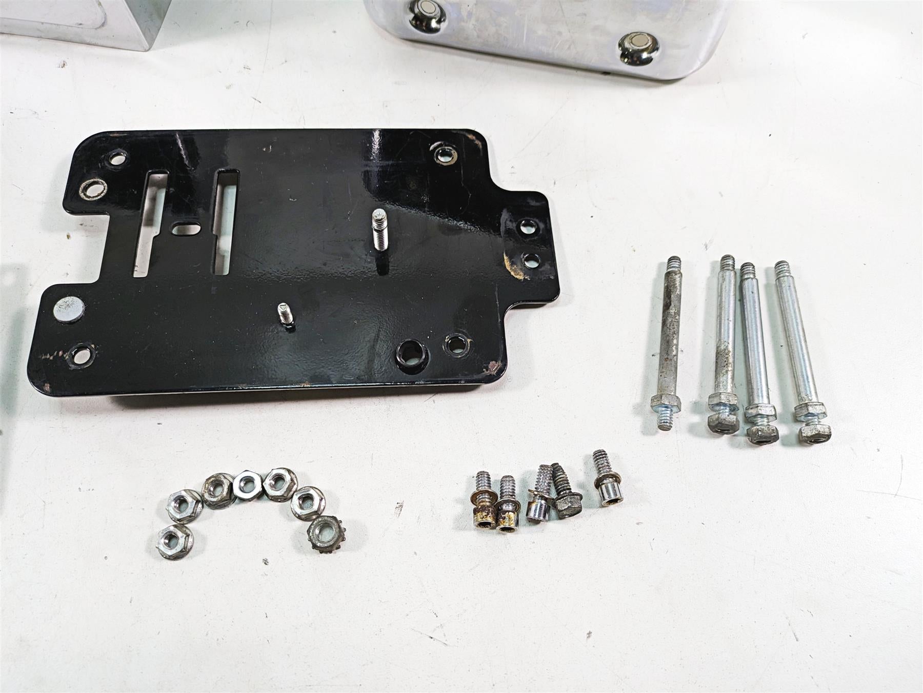 1999 Harley Dyna FXDL Low Rider Chrome Electrical & Battery Box Carrier 66375-97 {{ shop.shopifyCountryName }} - Mototech271