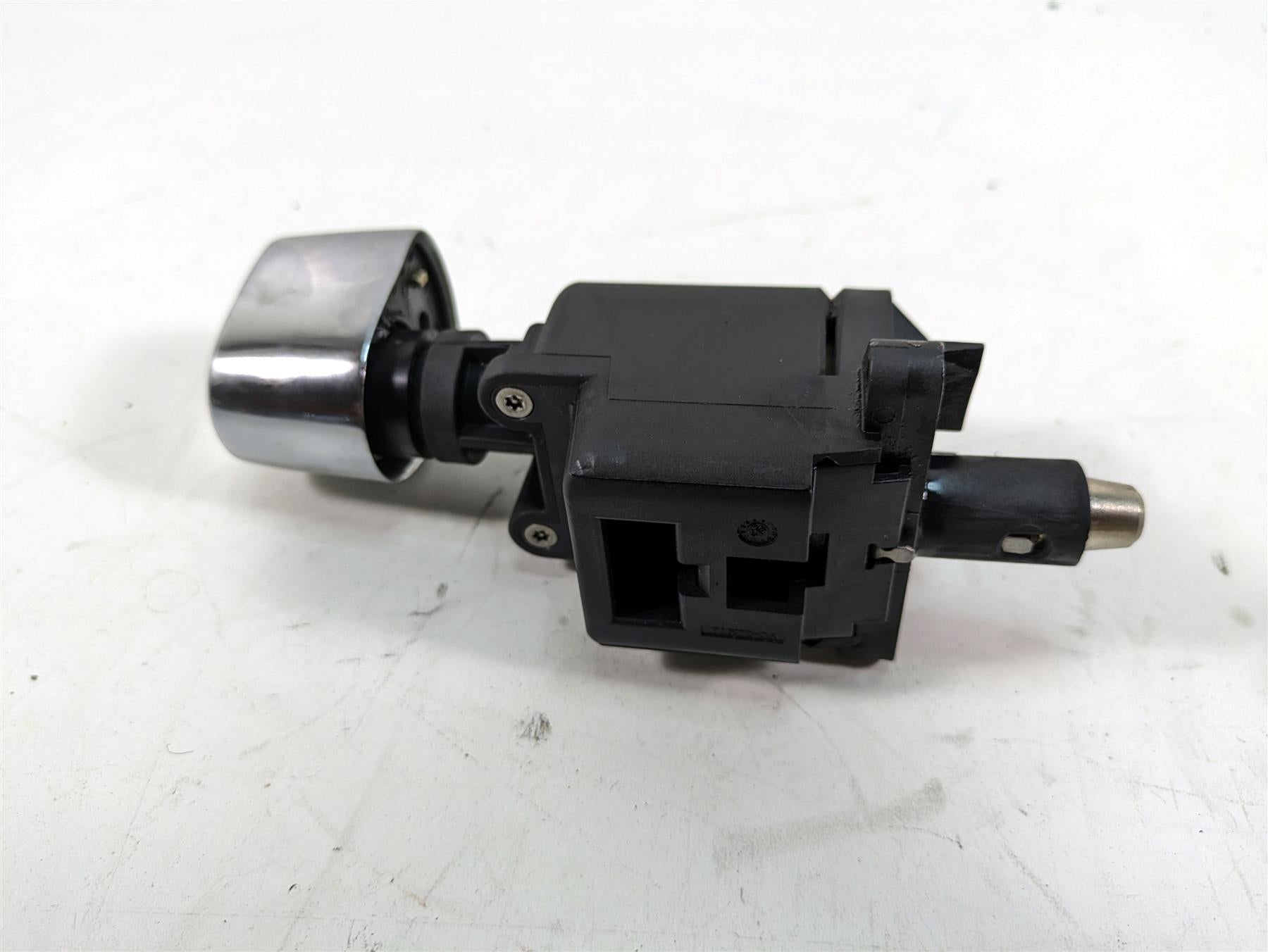 2006 Harley Touring FLHTCUI Electra Glide Ignition Switch Key Lock Set 71572-06 {{ shop.shopifyCountryName }} - Mototech271